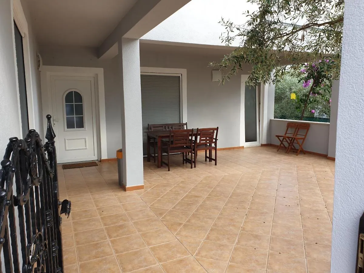 Villa Arancia Peruški 0*,  クロアチア